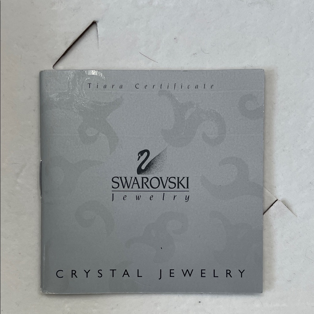 Swarovski crystal and pearl tiara - Picture 3 of 9